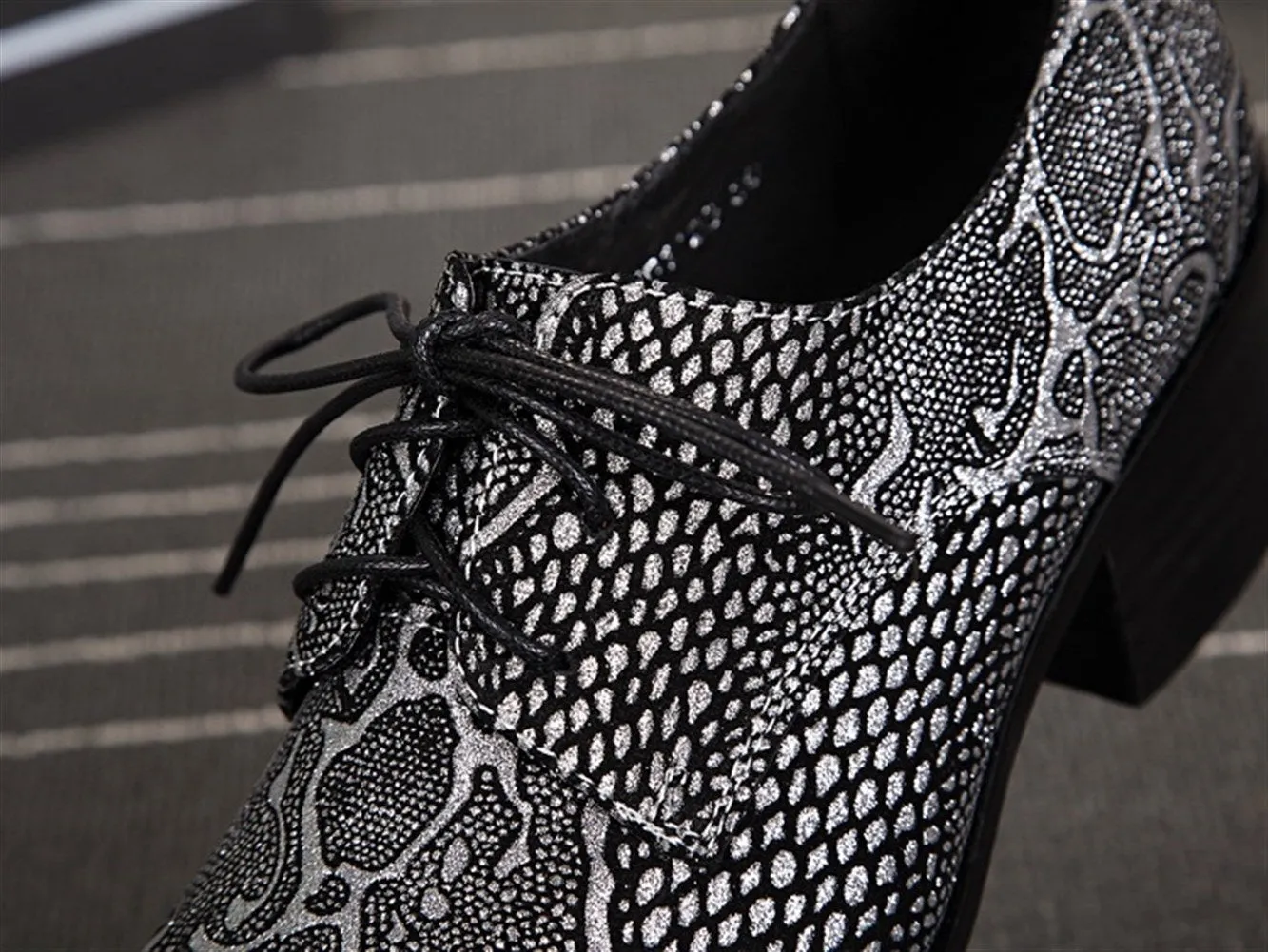 Animal Pattern Lace up Low Top Men Oxford Shoes