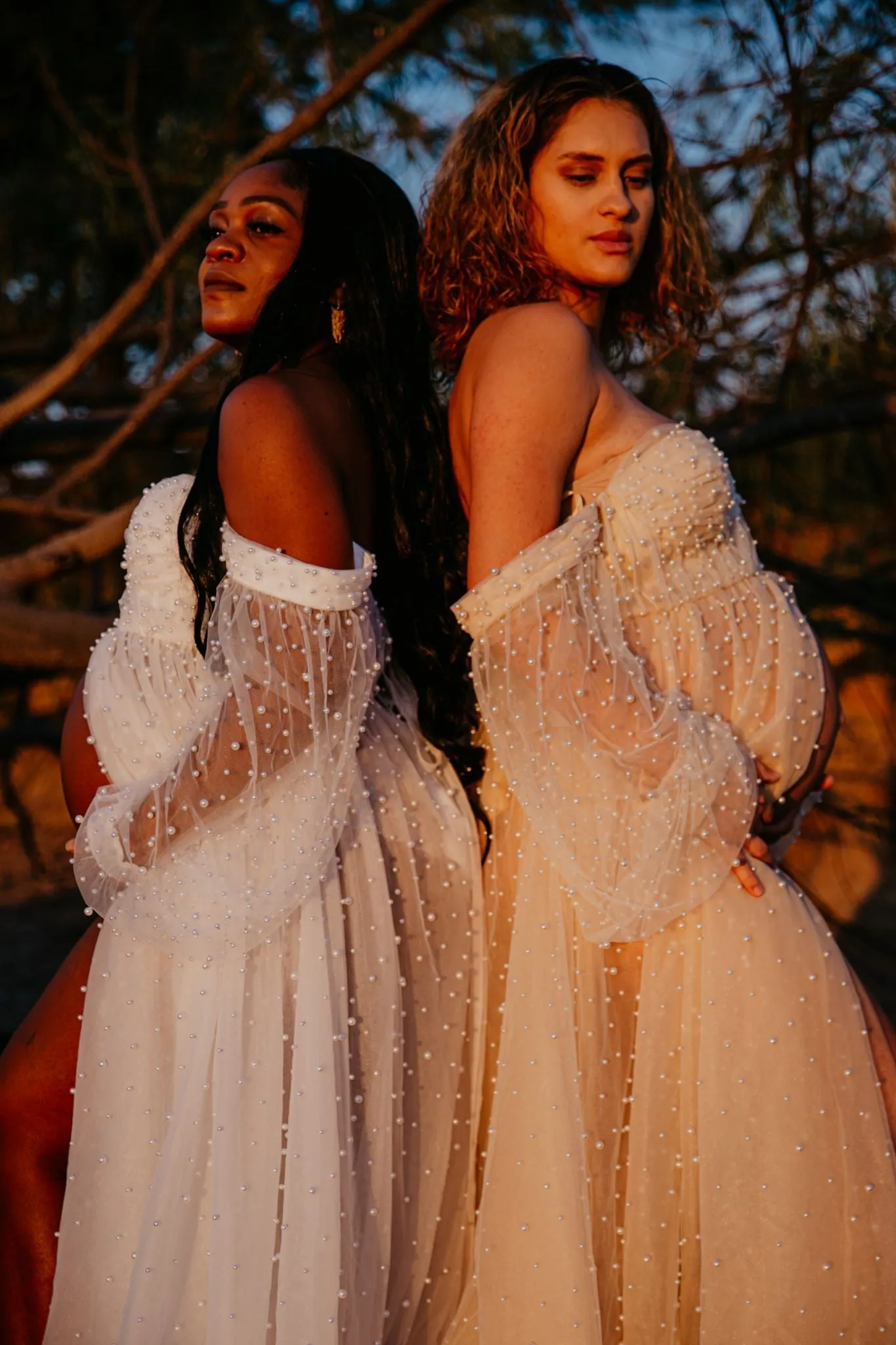 Maternity Photoshoot Dresses - Pearl Tulle Long Sleaves - White - RENTAL