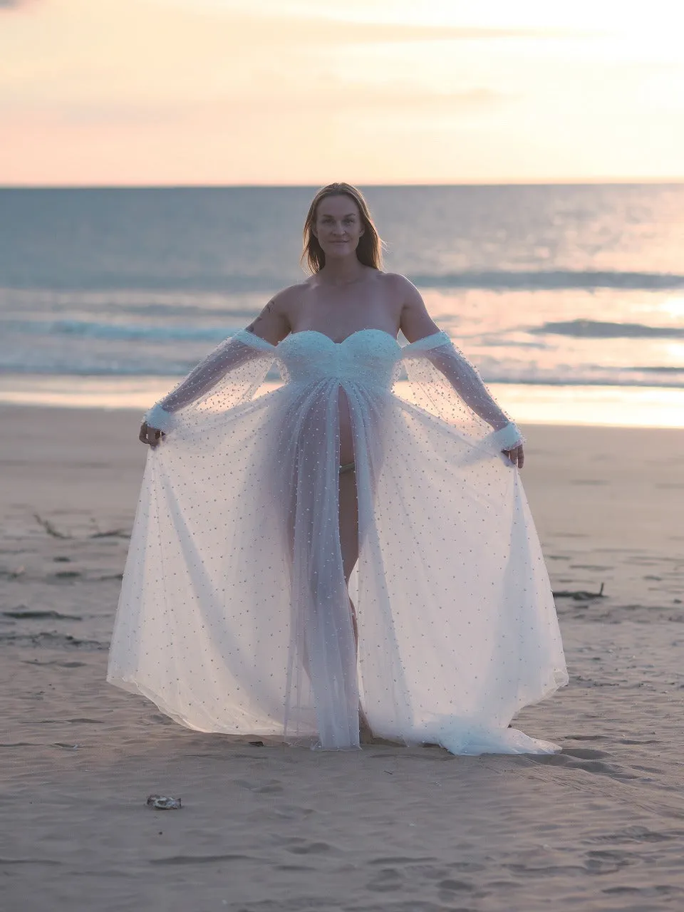 Maternity Photoshoot Dresses - Pearl Tulle Long Sleaves - White - RENTAL