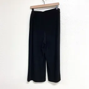 Stretch Pull On Capri Pants